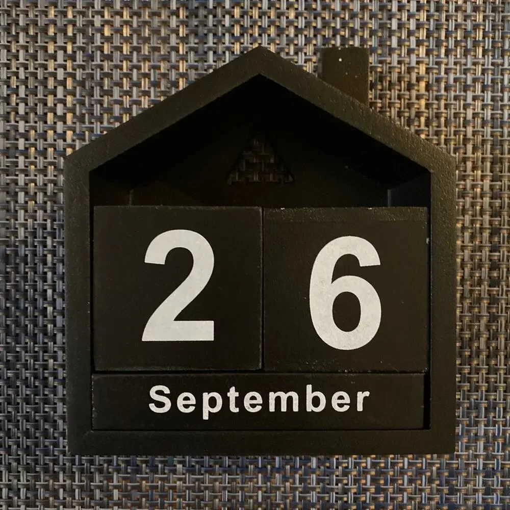 Black‎ House School Changeable Date Perpetual Calendar Pristine